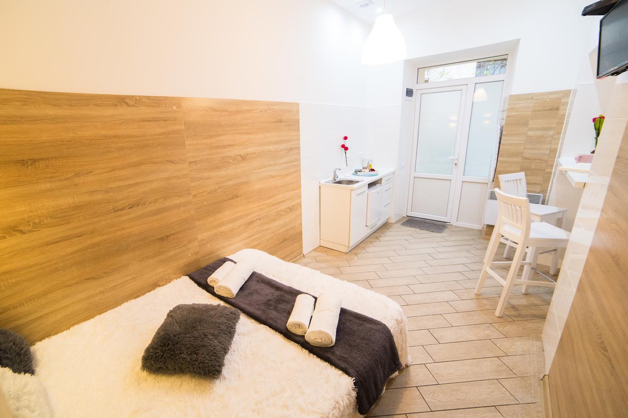 Smart Apartment On Filatova Lviv Kültér fotó